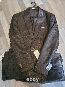 2 piece suit men slim fit Blazer 32 US / CN Large Pants Large 30inc Waist/