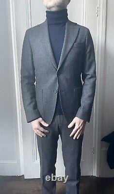 Great condition Oscar Jacobsen Grey Flannel Ego Suit. Slim fit. Small IT46