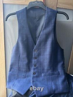 Men's Slim Fit Moss Bros 3 Piece Suit, Jacket, Trousers And Waistcoat