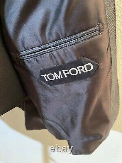 NWT Tom Ford 100% Wool Gray Plaid Shelton Fit Peak Lapel Two Button Suit 40R