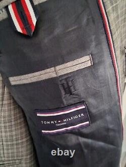 Tommy Hilfiger Men 3 piece suit Slim Fit 100% Virgin Wool Grey UK42 EU52 New