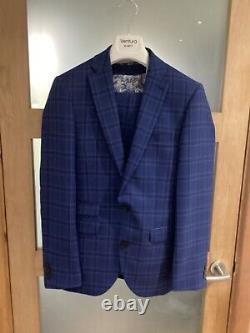 VENTURA SLIM FIT BLUE CHECK THREE PIECE SUIT With GREY TIE & WHITE SHIRT